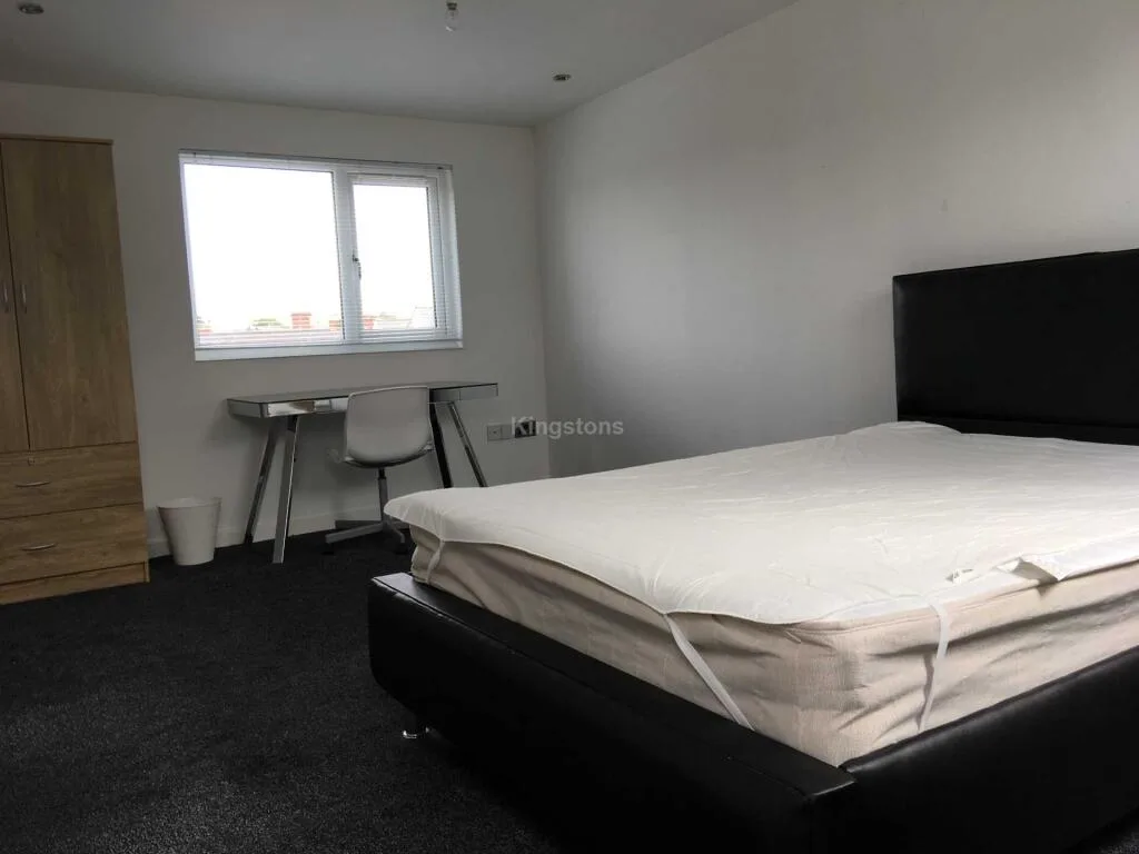 6 bedroom terraced house for rent
