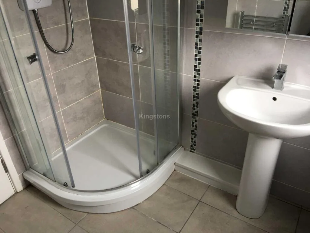 6 bedroom terraced house for rent