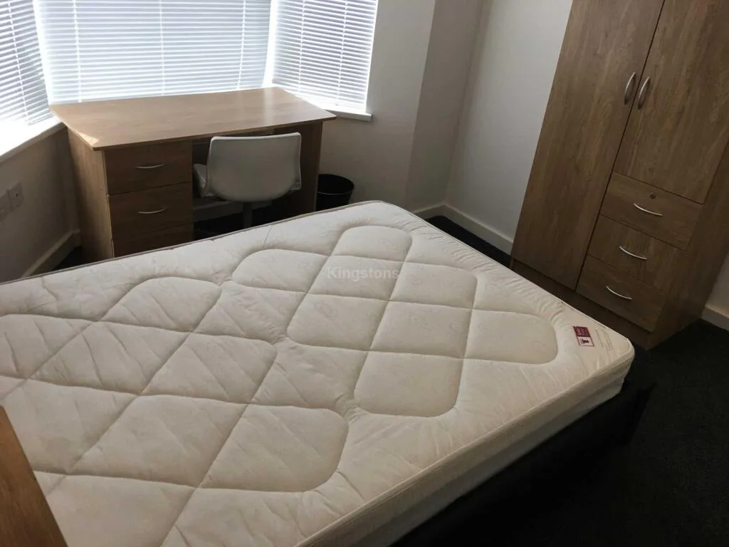 6 bedroom terraced house for rent