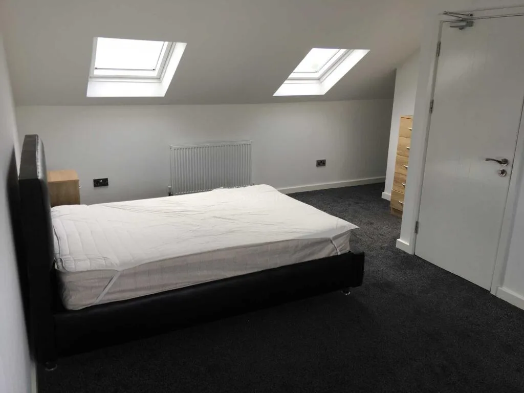 6 bedroom terraced house for rent