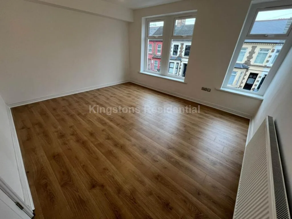 6 bedroom end of terrace house for rent