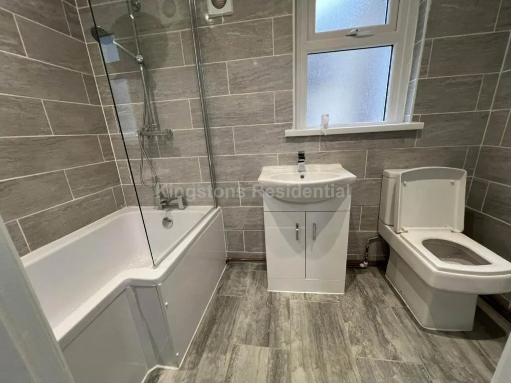 6 bedroom end of terrace house for rent