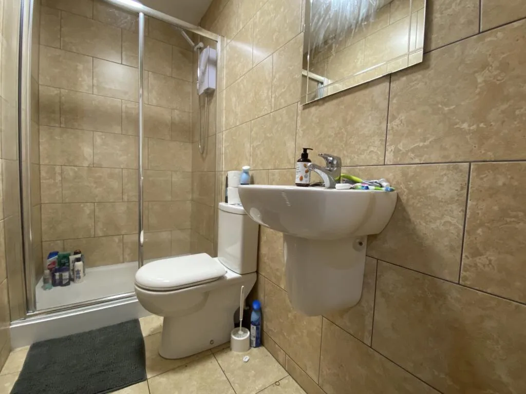 8 bedroom terraced house for rent
