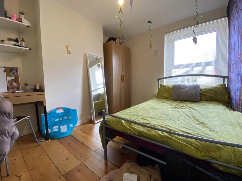8 bedroom terraced house for rent