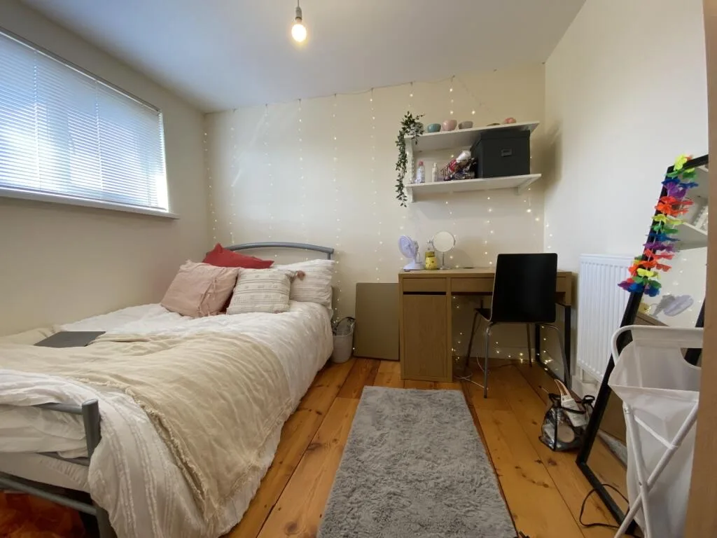 8 bedroom terraced house for rent