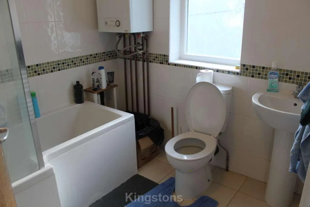 8 bedroom terraced house for rent