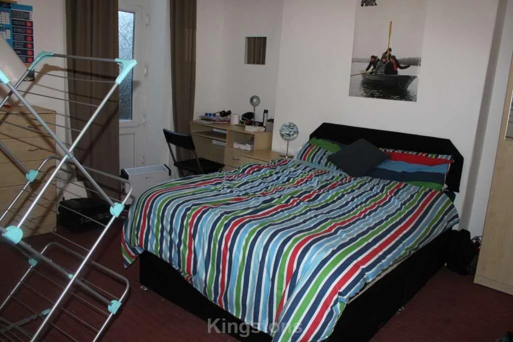 8 bedroom terraced house for rent