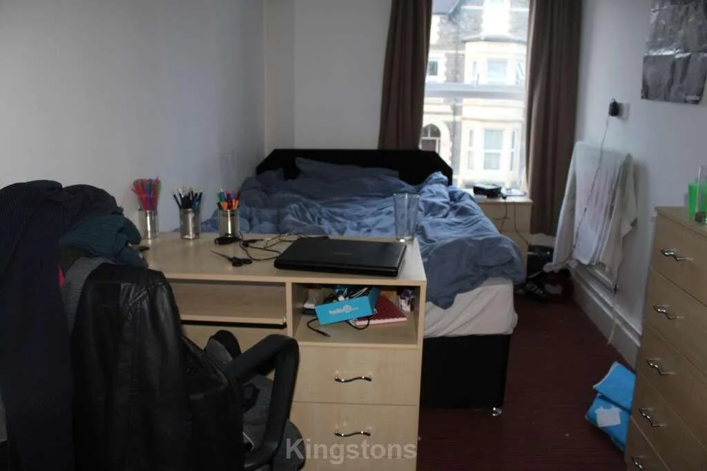 8 bedroom terraced house for rent