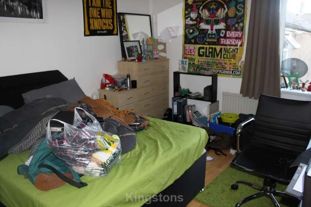 8 bedroom terraced house for rent