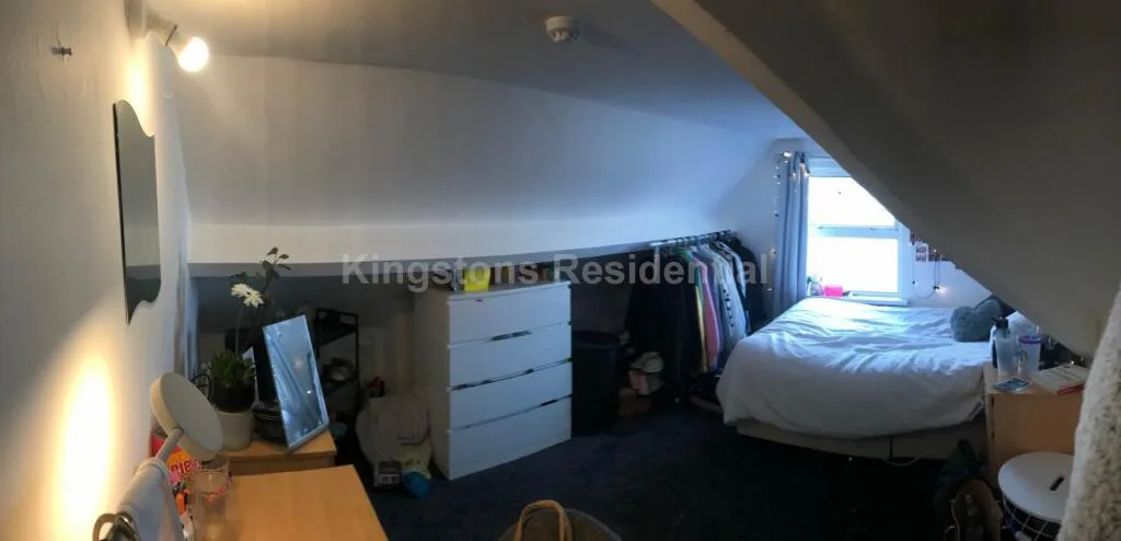 8 bedroom end of terrace house for rent