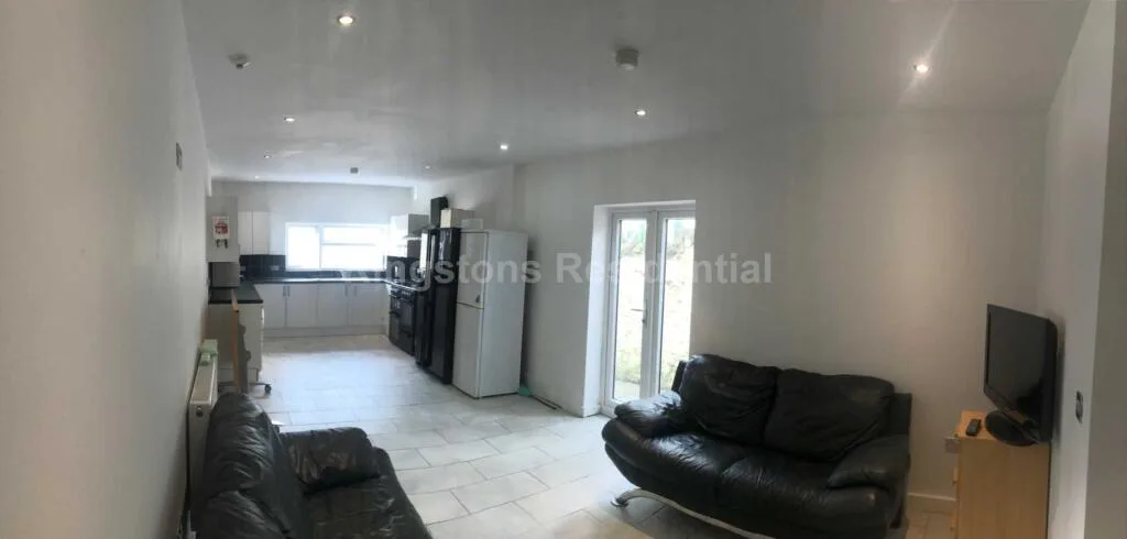 8 bedroom terraced house for rent