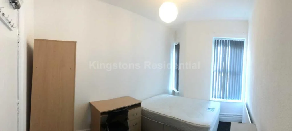 8 bedroom terraced house for rent