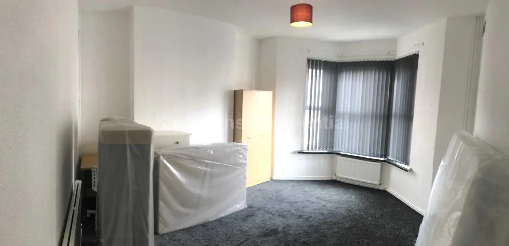 8 bedroom terraced house for rent