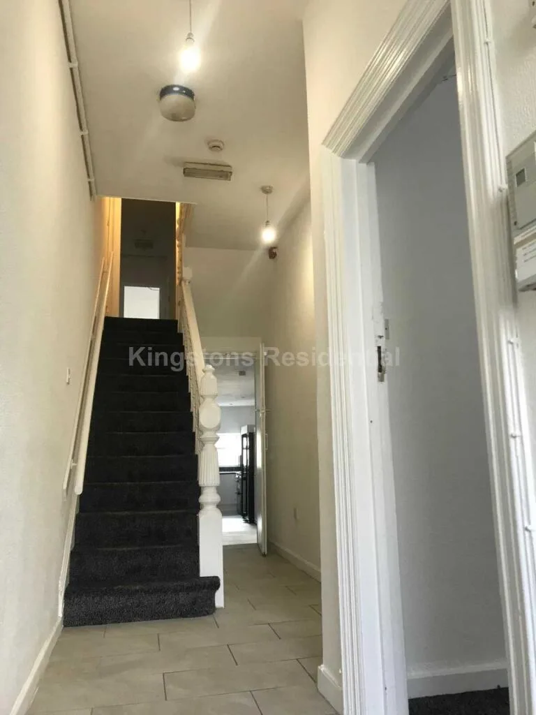 8 bedroom terraced house for rent