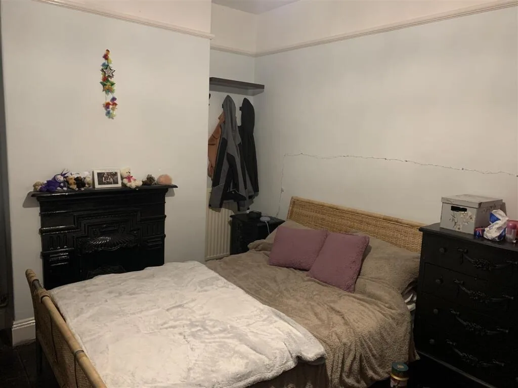 6 bedroom house for rent