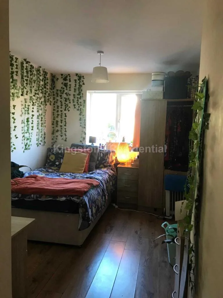 6 bedroom terraced house for rent