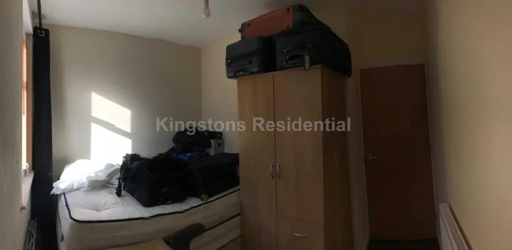 6 bedroom terraced house for rent