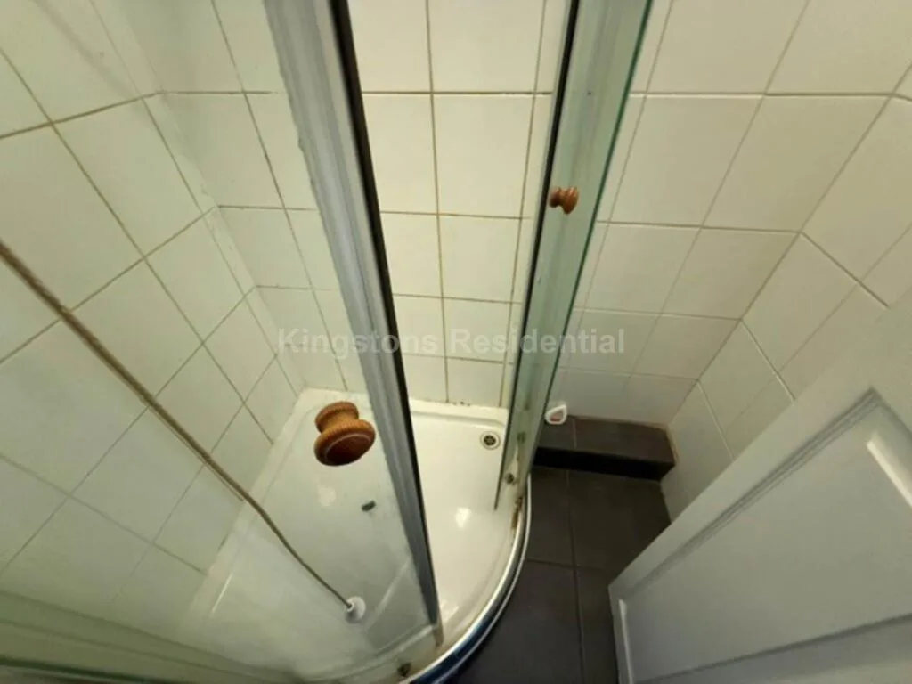 6 bedroom terraced house for rent