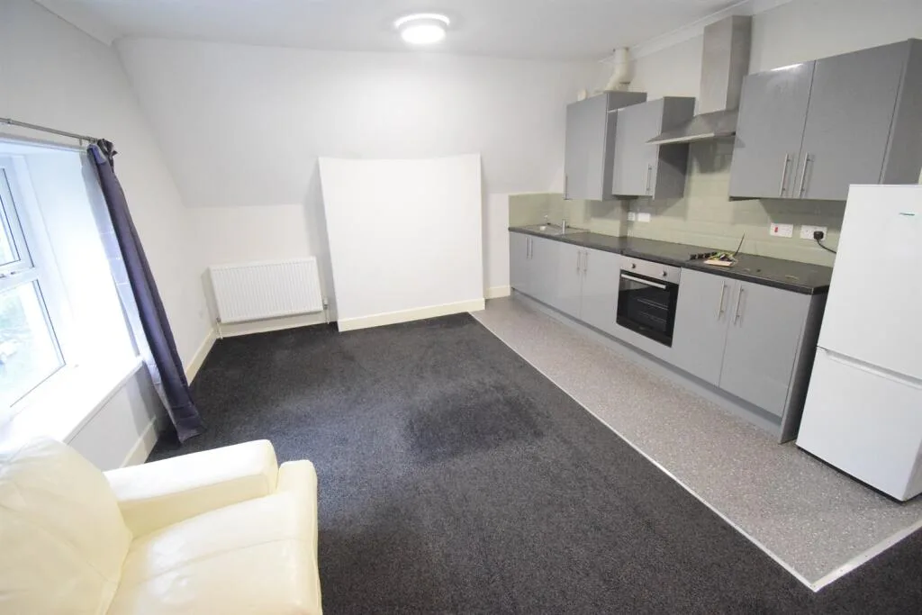 2 bedroom house for rent