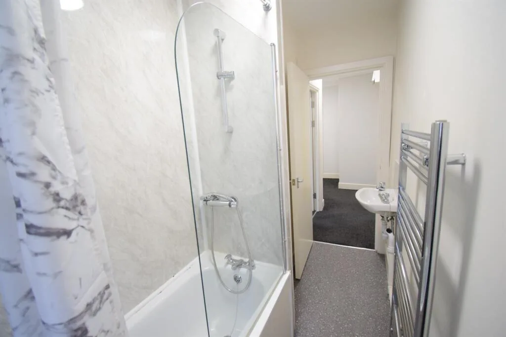 2 bedroom house for rent