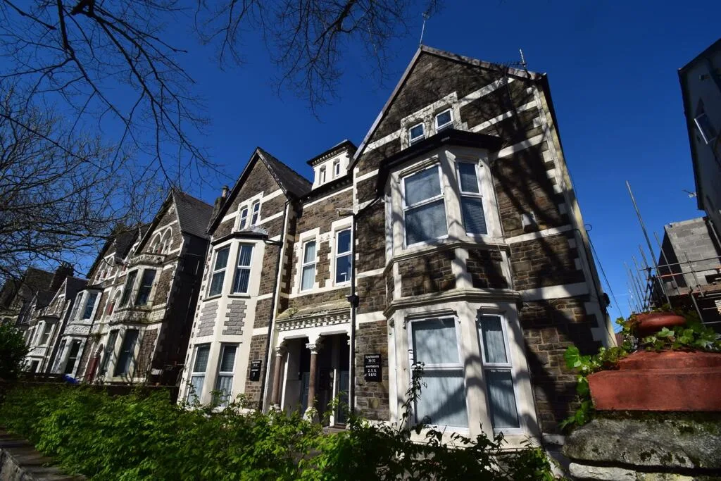 2 bedroom house for rent