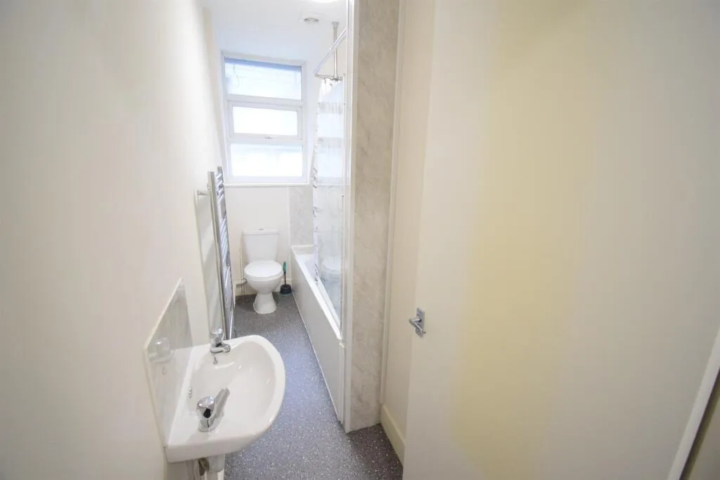 2 bedroom house for rent