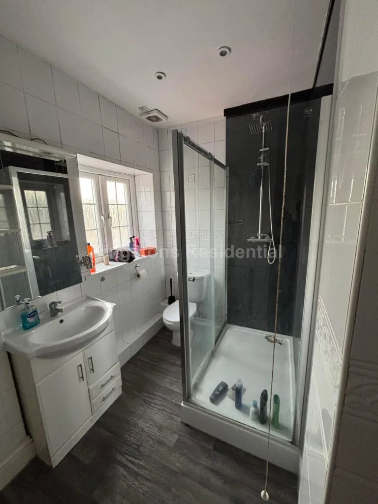 5 bedroom maisonette for rent
