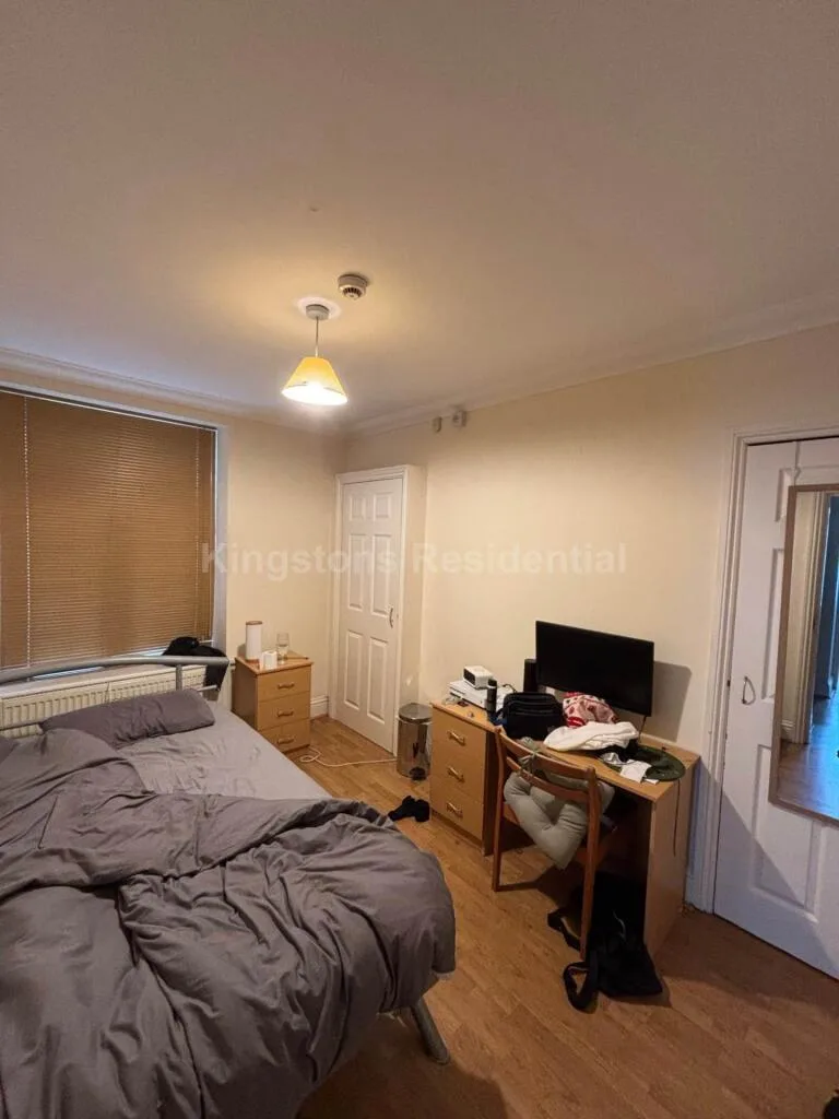 5 bedroom maisonette for rent