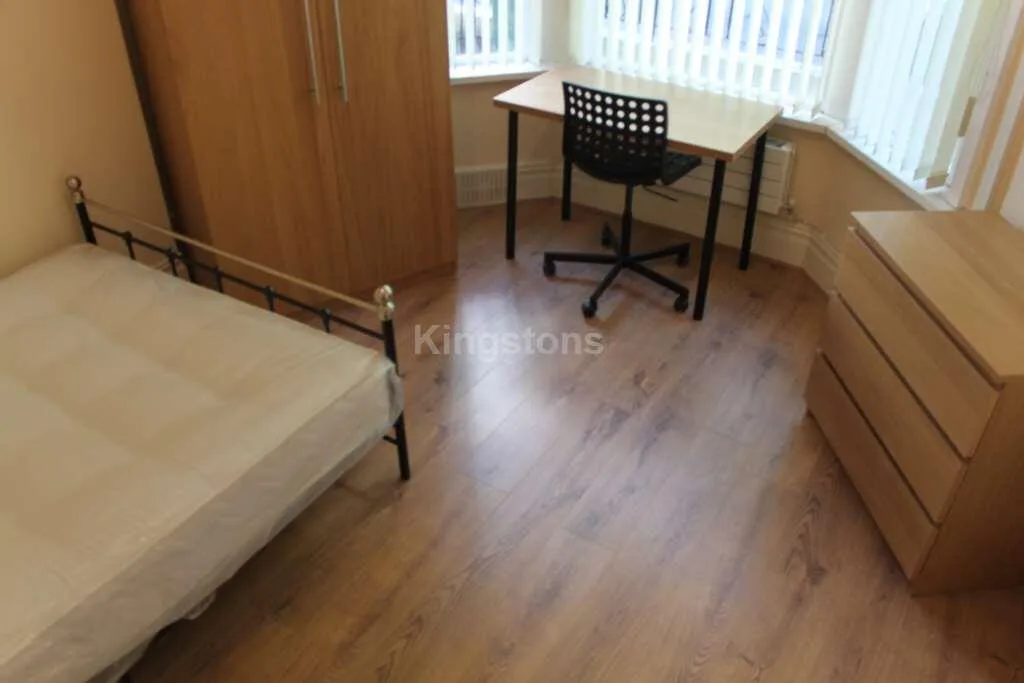 5 bedroom terraced house for rent