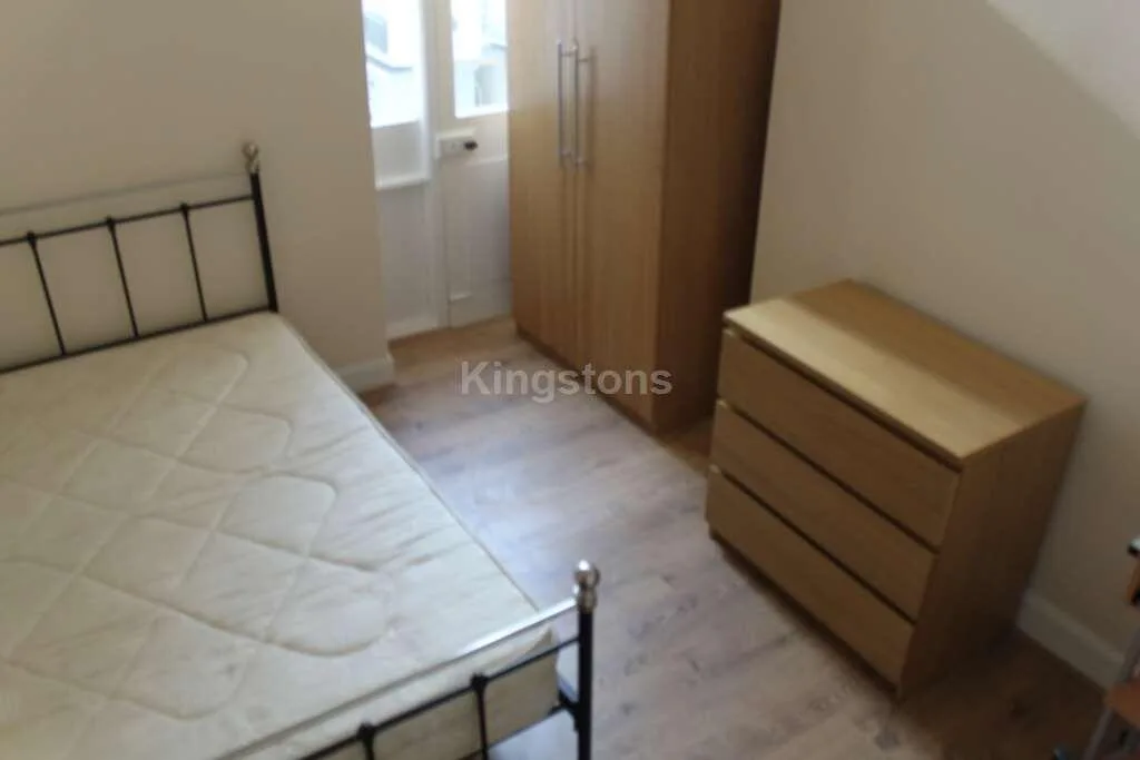 5 bedroom terraced house for rent