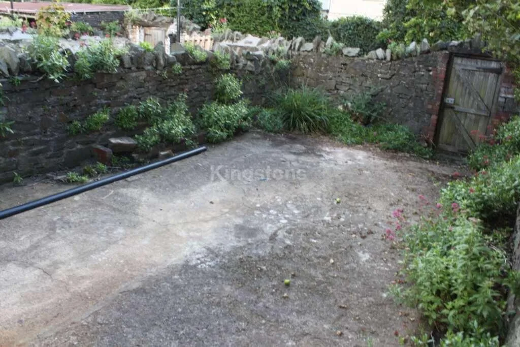 5 bedroom terraced house for rent
