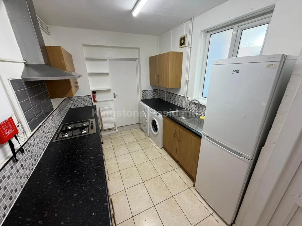 5 bedroom terraced house for rent