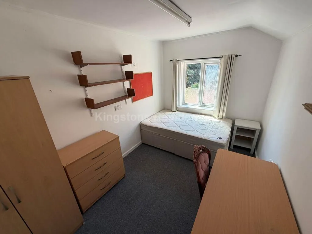 5 bedroom terraced house for rent
