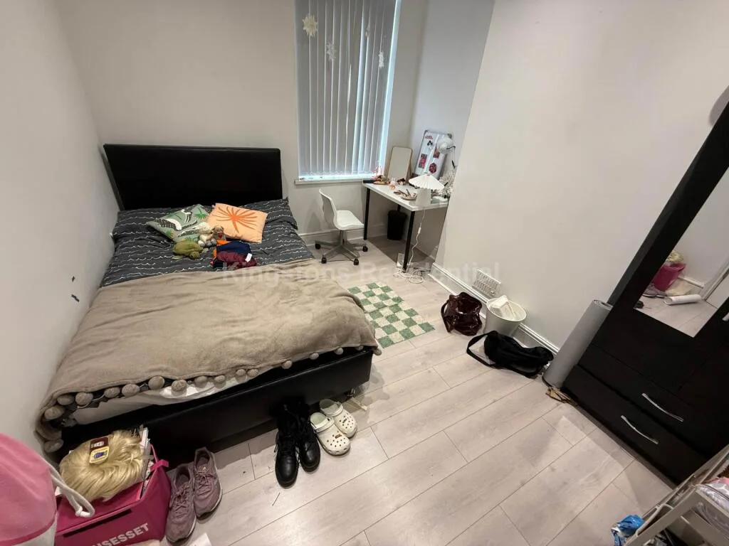 5 bedroom terraced house for rent