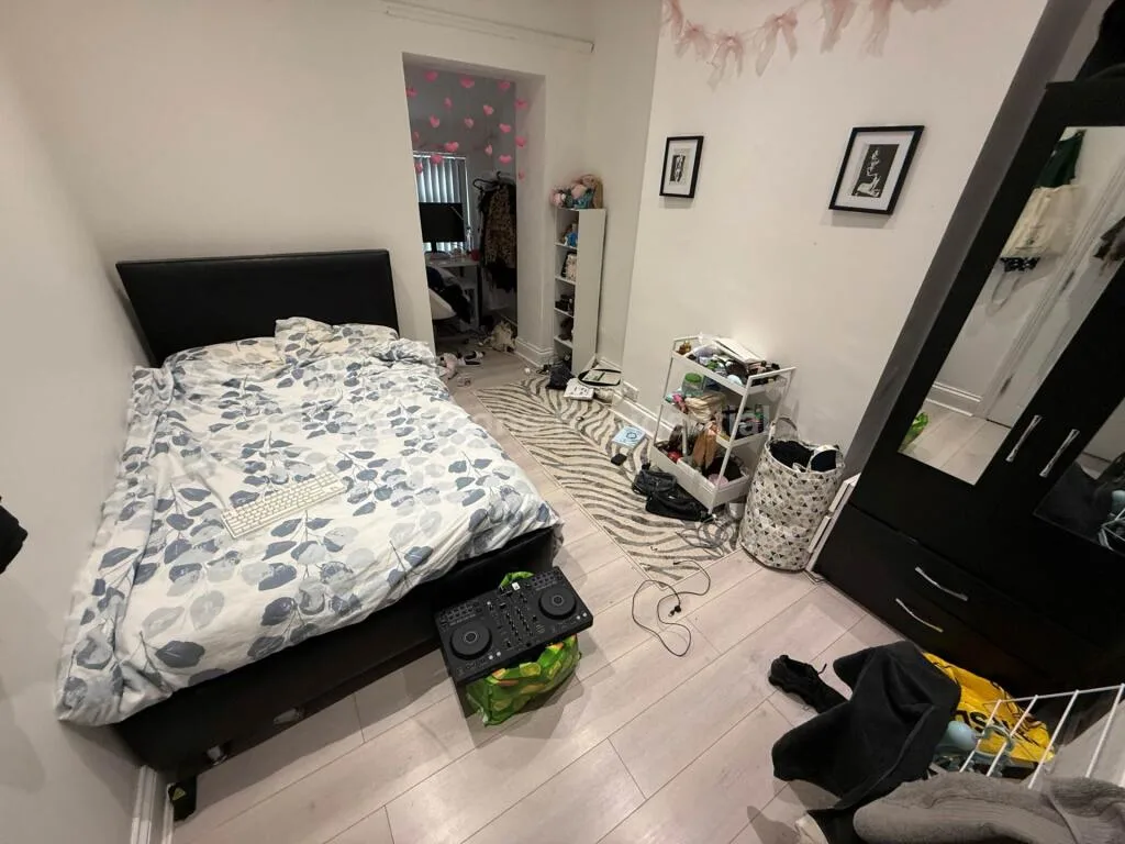 5 bedroom terraced house for rent