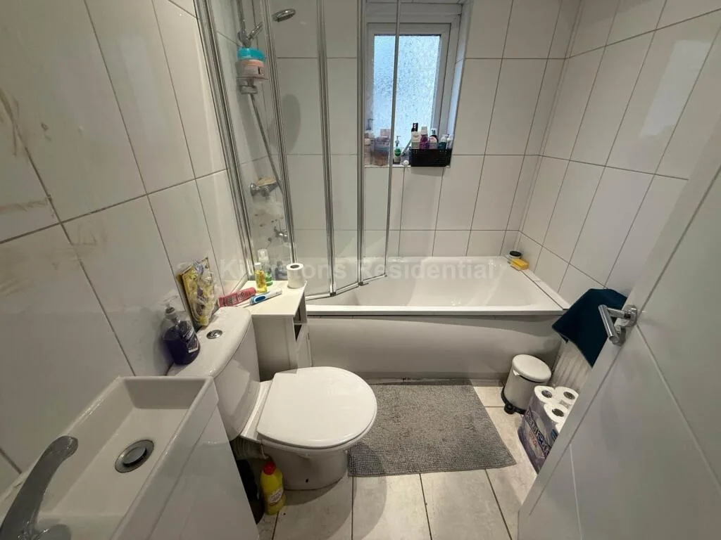 5 bedroom terraced house for rent