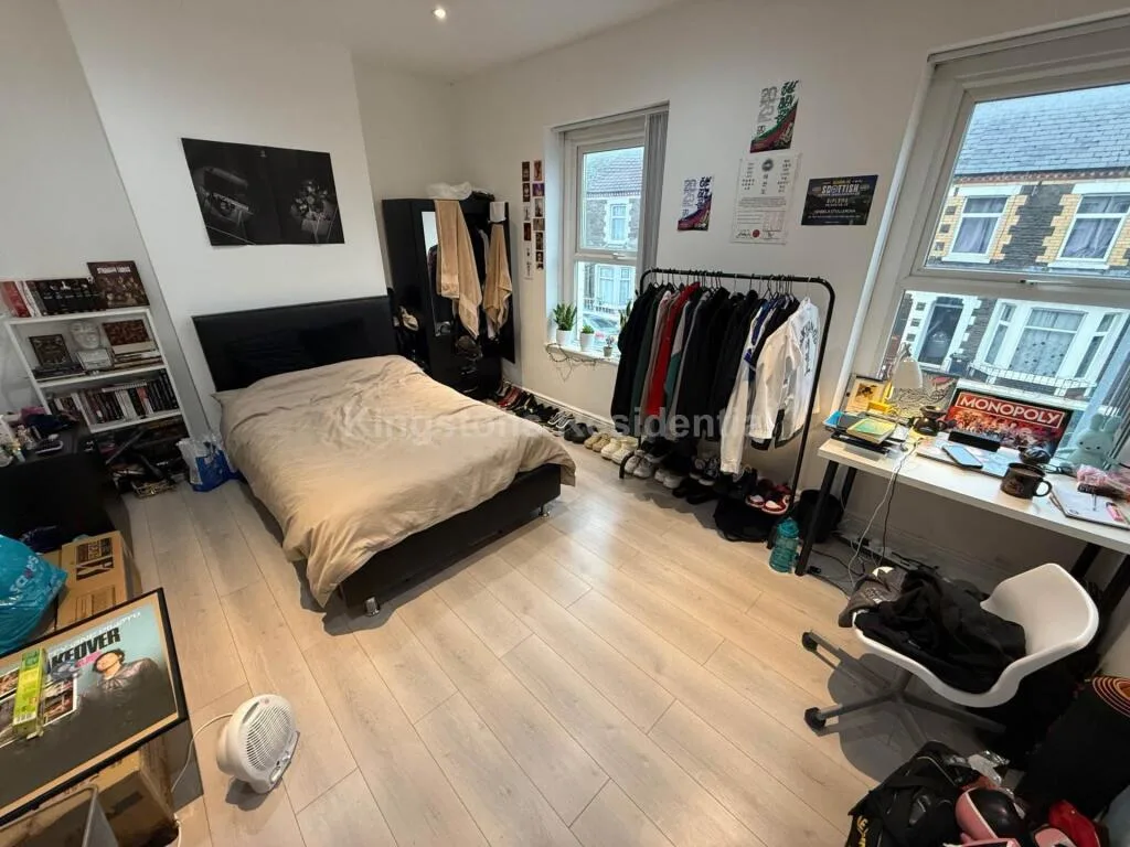 5 bedroom terraced house for rent