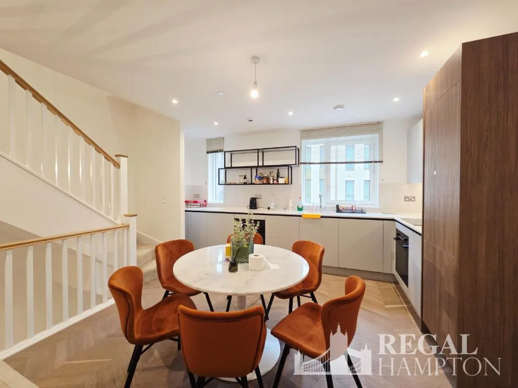 3 bedroom town house for rent