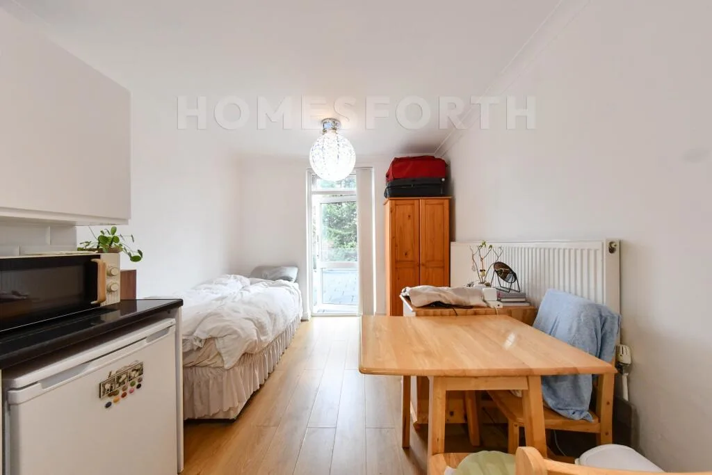 Studio flat for rent