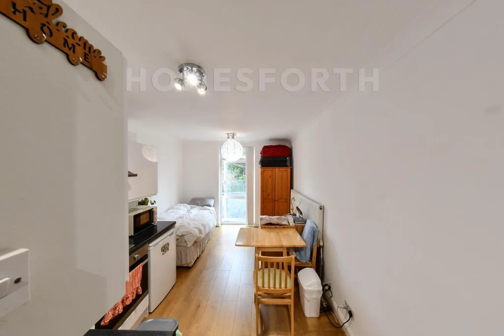 Studio flat for rent