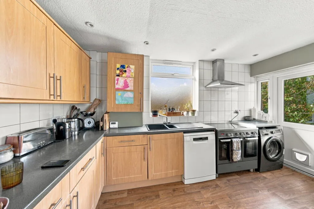 3 bedroom detached bungalow for rent