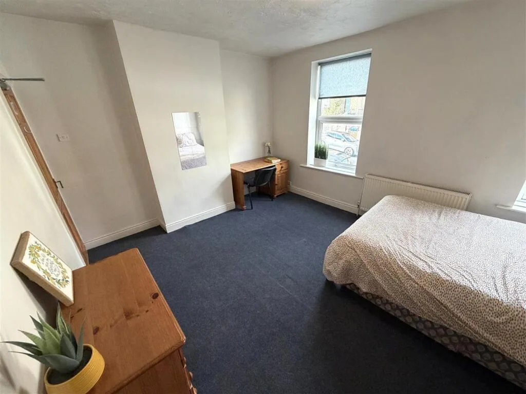 4 bedroom terraced house for rent