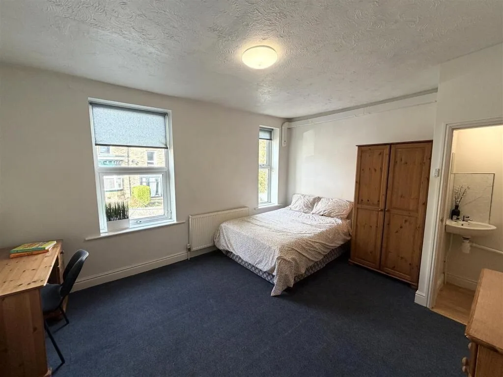 4 bedroom terraced house for rent