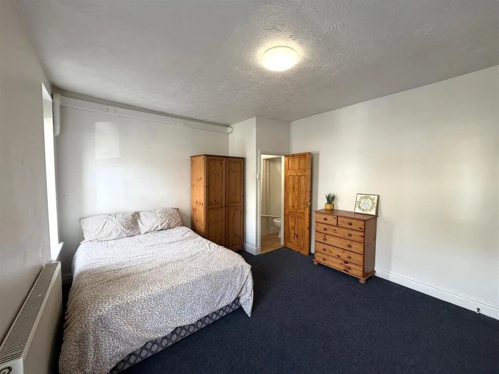 4 bedroom terraced house for rent