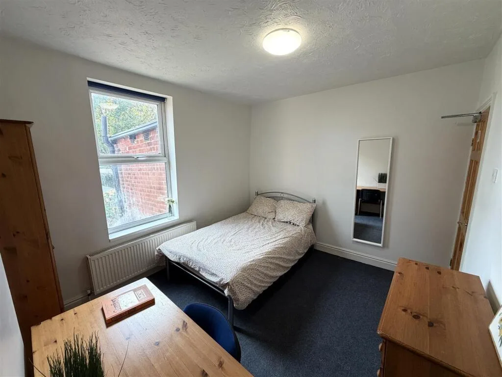 4 bedroom terraced house for rent