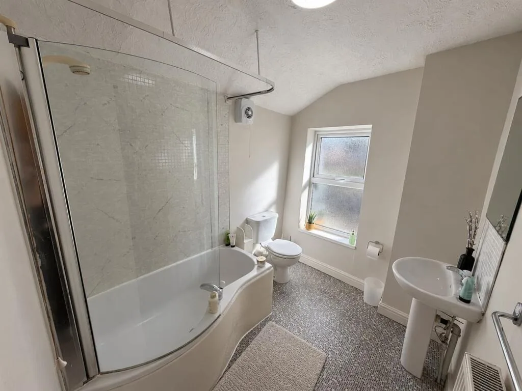 4 bedroom terraced house for rent