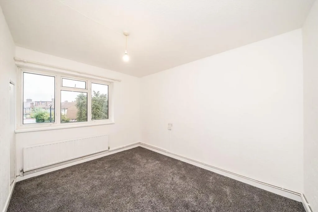 2 bedroom maisonette for rent