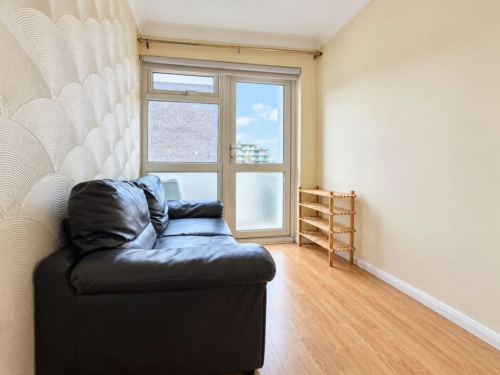 3 bedroom maisonette for rent