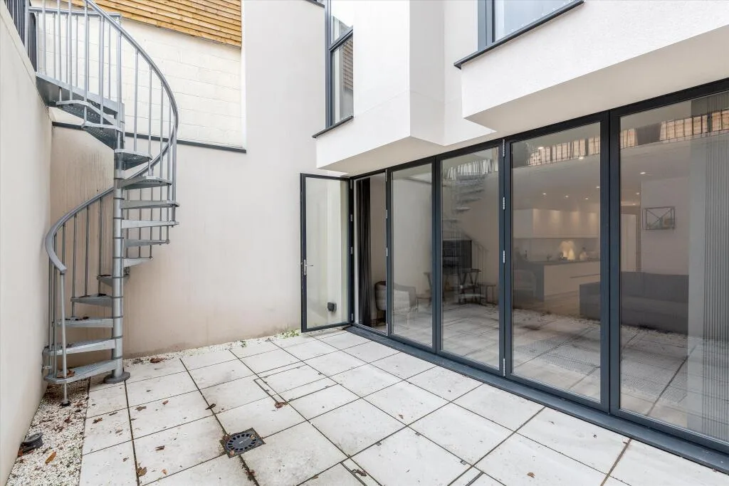 2 bedroom duplex for rent