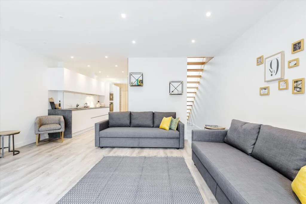 2 bedroom duplex for rent